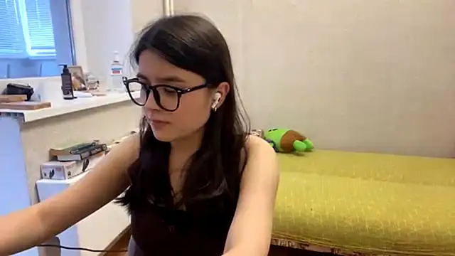 Snapshot of SaintMari chatting on June 2026 03:18:01 PM SaintMari online show from June 2026 03:18:01 PM