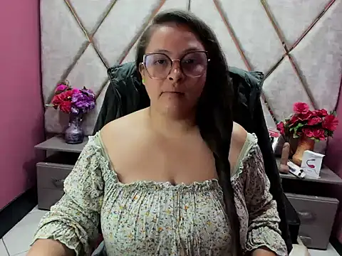 Sarah Boobs  online show from January 2026 04:00:01 PM