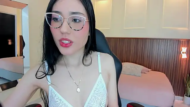 MARIE TAPNER online show from April 2026 12:30:02 PM