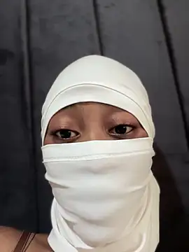 diamond Ines online show from March 2026 12:11:02 PM