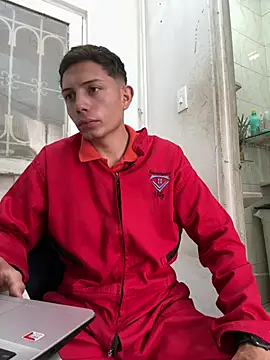 santiObrero online show from June 2026 05:03:04 PM