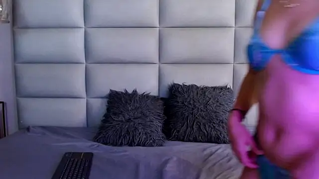 miss-liz- online show from February 2026 06:20:02 PM