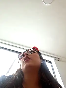 Marilyndackaria  online show from April 2026 07:58:01 PM