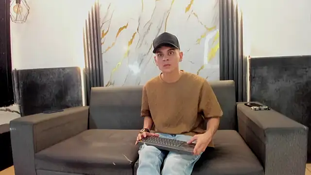 Snapshot of Angel_Villareal chatting on February 2026 05:01:02 AM Angel Villareal online show from February 2026 05:01:02 AM