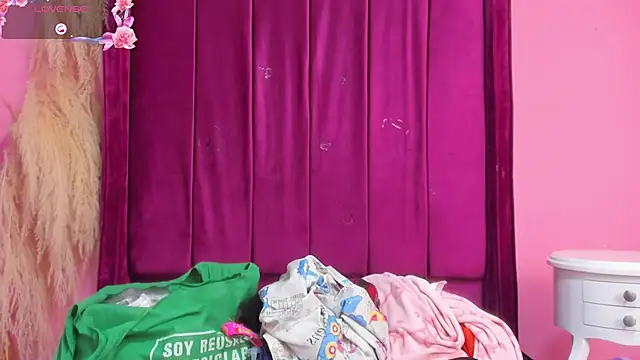 mitzukywinteer online show from April 2026 08:25:02 PM