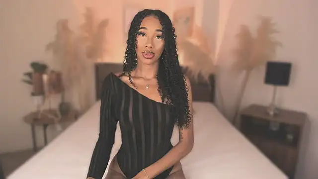 KaryMooon online show from April 2026 08:57:01 PM