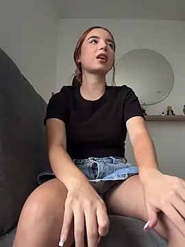 Carithooo online show from March 2026 10:42:01 PM