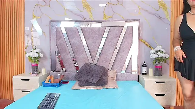 CrystallGomes online show from April 2026 04:28:02 PM