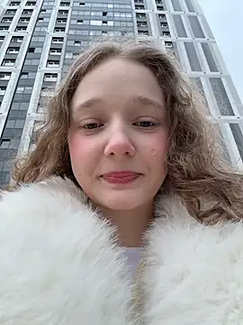 outside rosy online show from April 2026 05:19:02 PM