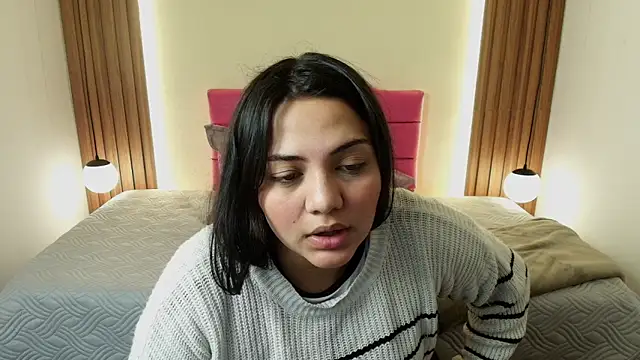 Snapshot of IvonneRoss_ chatting on May 2026 02:14:01 PM IvonneRoss online show from May 2026 02:14:01 PM