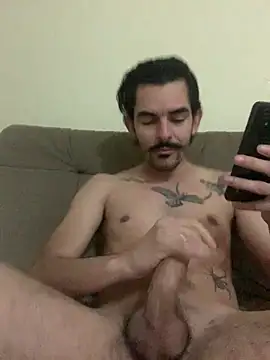 Snapshot of vilton75 chatting on August 2026 11:47:01 PM vilton75 online show from August 2026 11:47:01 PM