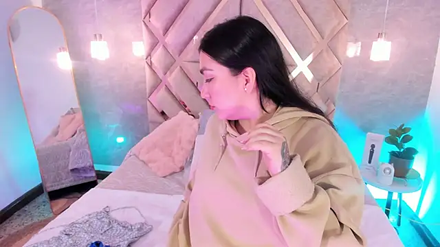 Snapshot of KathiaJenner chatting on February 2026 12:01:02 PM KathiaJenner online show from February 2026 12:01:02 PM