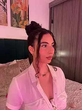 Snapshot of IrinaBlanc chatting on February 2026 01:09:02 AM IrinaBlanc online show from February 2026 01:09:02 AM