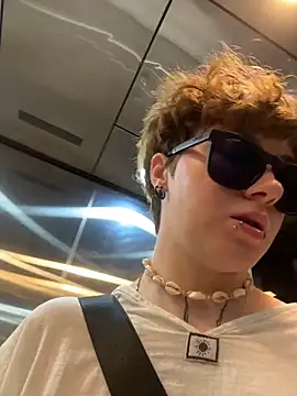 Snapshot of IceMur chatting on March 2026 07:15:01 AM IceMur online show from March 2026 07:15:01 AM