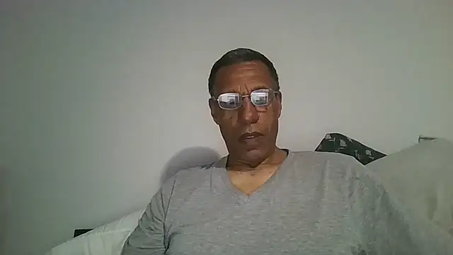 swimmer2496 online show from April 2026 02:40:02 AM