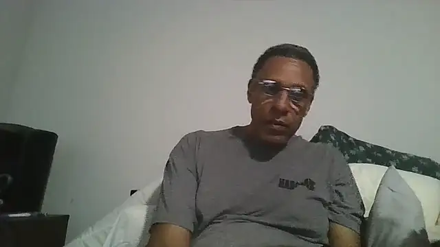 swimmer2496 online show from April 2026 01:52:01 AM