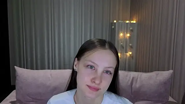 RoxyRay  online show from January 2026 02:15:01 AM