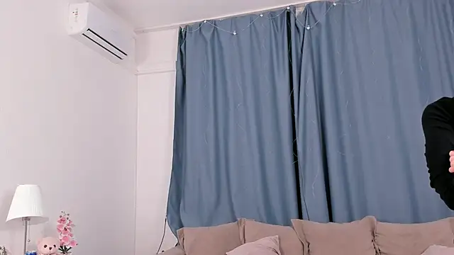 JackiYoss online show from February 2026 12:24:01 PM