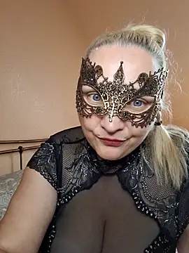Snapshot of MaskedQueen77 chatting on June 2026 05:23:01 PM MaskedQueen77 online show from June 2026 05:23:01 PM