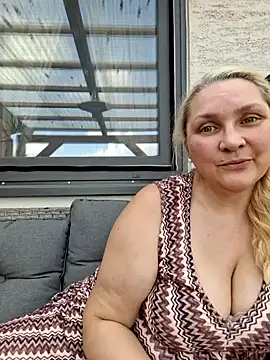 Snapshot of MaskedQueen77 chatting on July 2026 03:37:02 PM MaskedQueen77 online show from July 2026 03:37:02 PM