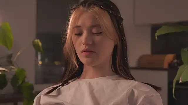 EleniRoeber online show from February 2026 04:36:02 PM