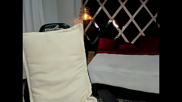 Lucia 24x online show from March 2026 01:33:02 PM