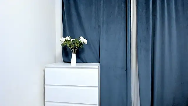 TreasaCrebs online show from February 2026 09:25:02 PM