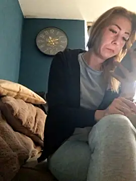 dewimp1 online show from April 2026 09:10:01 AM