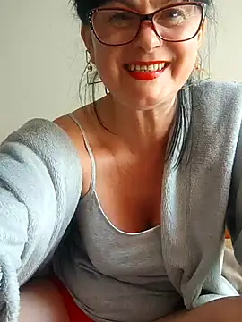 Snapshot of AliceSwan57 chatting on May 2026 09:37:01 AM AliceSwan57 online show from May 2026 09:37:01 AM
