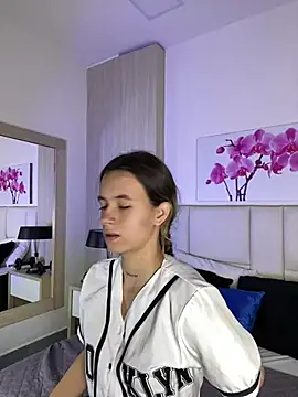 JuliaColemann online show from July 2026 11:51:02 AM