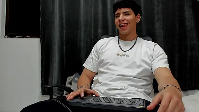 Snapshot of Tobias_Vega chatting on March 2026 09:22:01 AM Tobias Vega online show from March 2026 09:22:01 AM