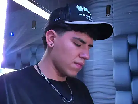 Tobias Vega online show from March 2026 11:11:02 PM