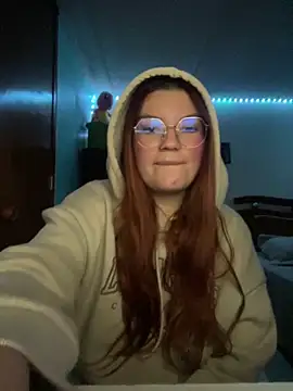 Snapshot of Vixroy7 chatting on February 2026 02:10:01 AM Vixroy7 online show from February 2026 02:10:01 AM