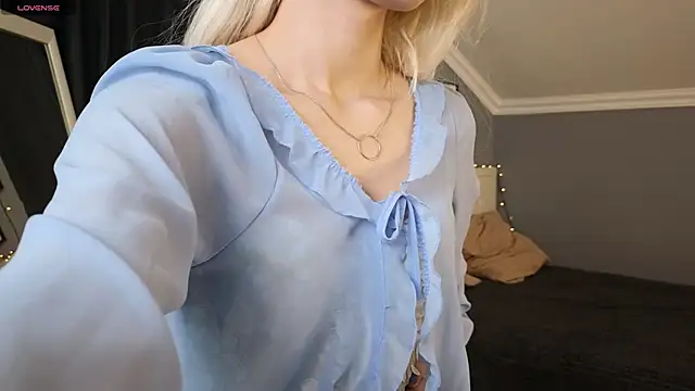 Naomi Demio online show from April 2026 01:41:01 PM