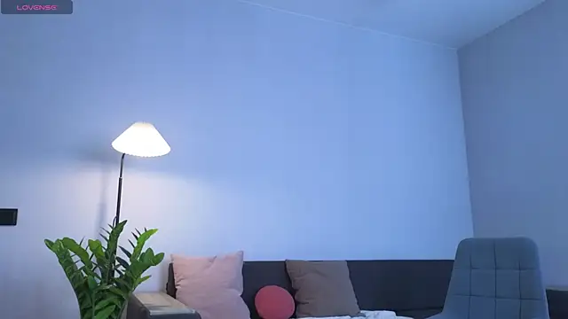 Snapshot of MillaKowal chatting on February 2026 06:25:02 AM MillaKowal online show from February 2026 06:25:02 AM