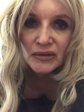 Snapshot of Snejnaya chatting on February 2026 02:31:02 PM Snejnaya online show from February 2026 02:31:02 PM