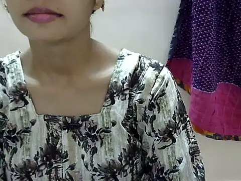 Snapshot of Kulsum_S chatting on July 2026 01:47:01 PM Kulsum S online show from July 2026 01:47:01 PM