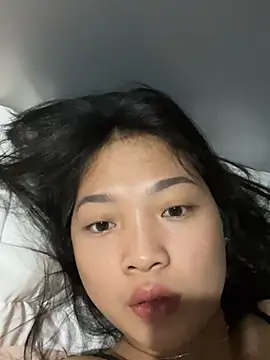 Lyn-be99 online show from April 2026 01:39:01 AM