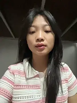 Lyn-be99 online show from April 2026 01:52:02 AM