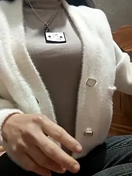 Snapshot of Kowew-nkie chatting on February 2026 01:44:02 AM Kowew-nkie online show from February 2026 01:44:02 AM