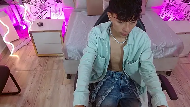 Snapshot of osamu_tay chatting on February 2026 11:51:01 AM osamu tay online show from February 2026 11:51:01 AM