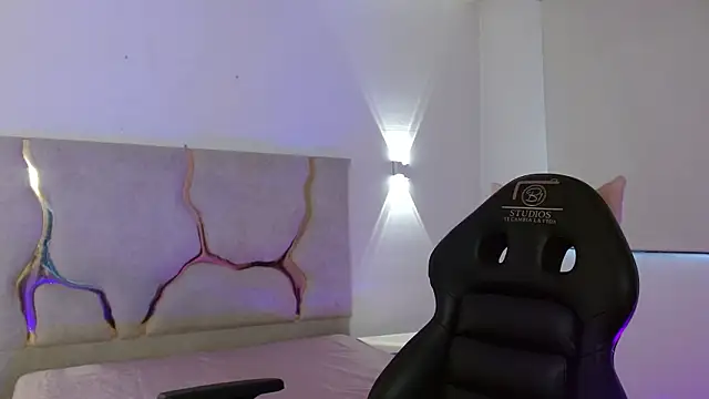 TINY TAY online show from March 2026 11:49:01 AM