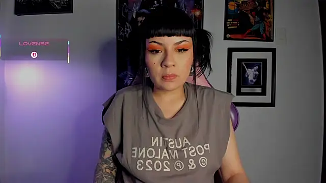 luckylaura online show from February 2026 11:20:01 PM