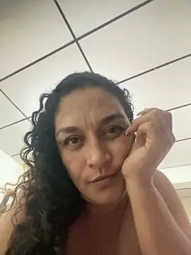 Snapshot of Rosalinda_77 chatting on July 2026 05:14:01 AM Rosalinda 77 online show from July 2026 05:14:01 AM