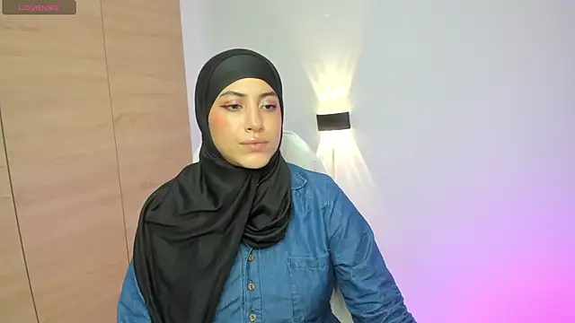 LAY LA  online show from April 2026 09:10:02 PM