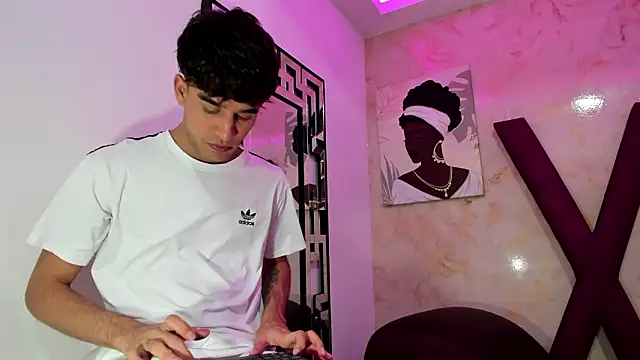 PRETTY COCK1 online show from March 2026 01:43:02 AM