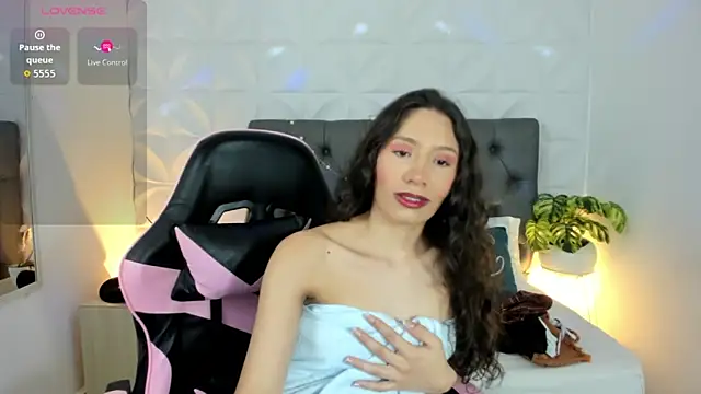 Snapshot of valeryn__rosse chatting on May 2026 02:27:02 AM valeryn rosse online show from May 2026 02:27:02 AM