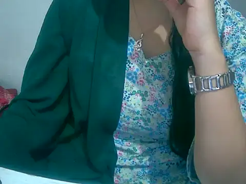 Snapshot of Cute_Aliyaa chatting on February 2026 07:53:02 AM Cute Aliyaa online show from February 2026 07:53:02 AM