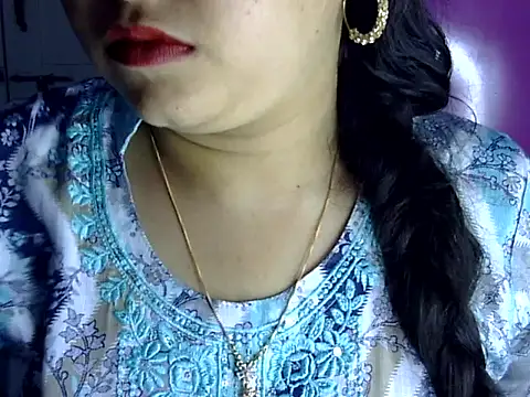 Cute Aliyaa online show from July 2026 01:39:02 PM