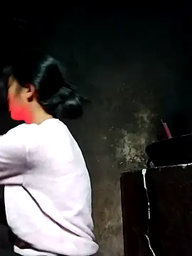 Snapshot of Hoa-tuylip chatting on February 2026 10:50:01 PM Hoa-tuylip online show from February 2026 10:50:01 PM